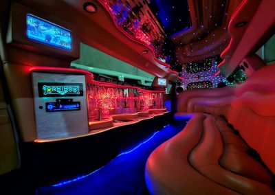 300C White Chrysler - Inside View Bar Focus